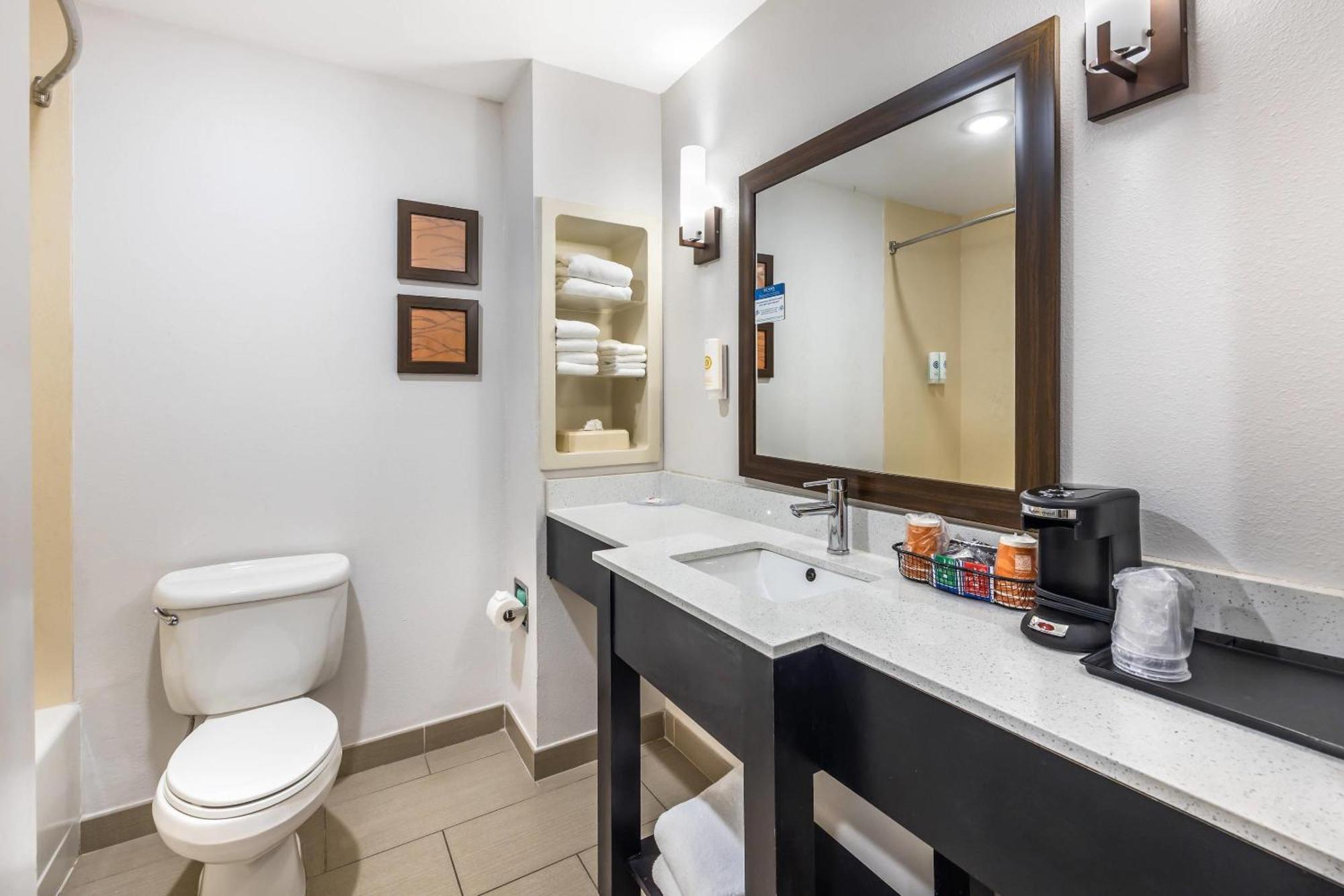 Comfort & West - Lookout Mountain Hotel
